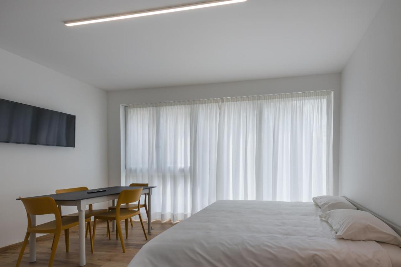 Modern Studios Мендризио Екстериор снимка